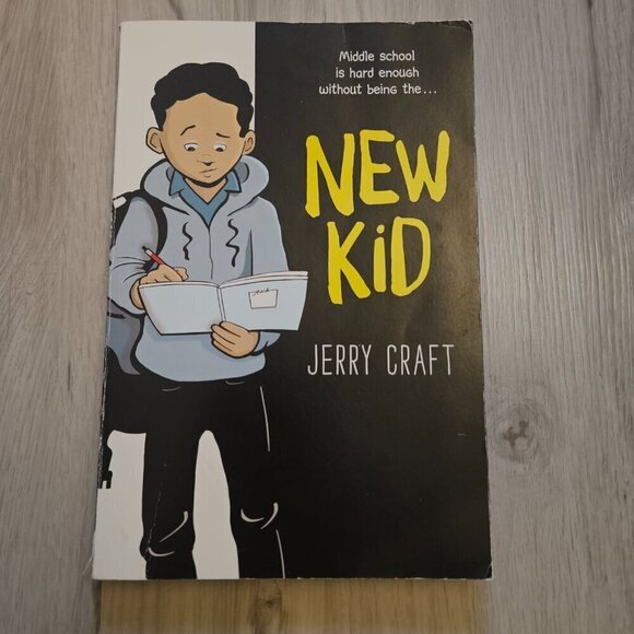 New Kid (Newbery Medal Winner) by Jerry Craft - Picture 1 of 4